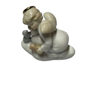 Russ Berrie Porcelain Sleeping Child Angel Figure 15472 Animals Decorative Chip